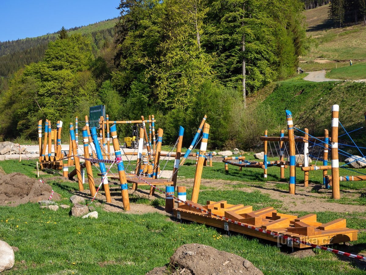 Kouty nad Desnou – Balanc park, trampolines and trampoline tower