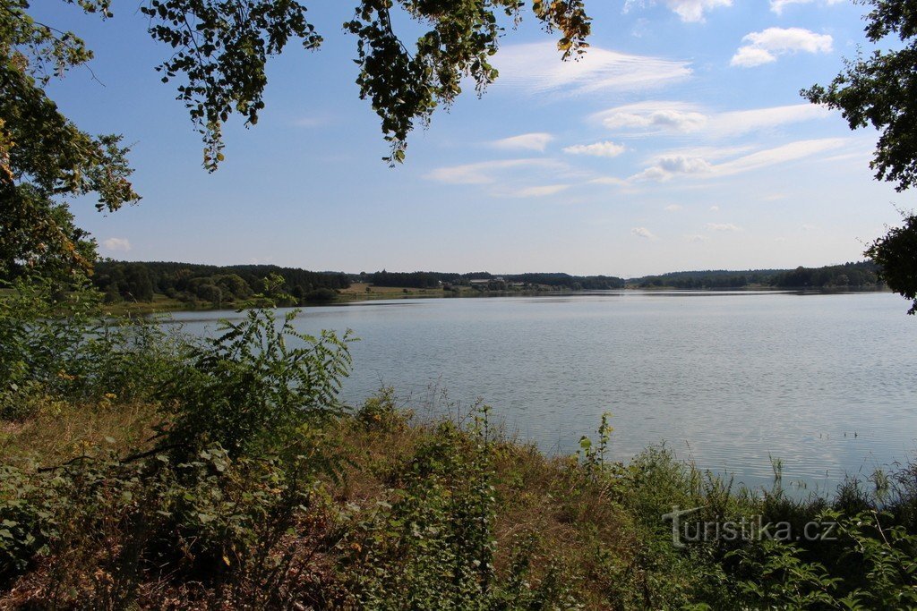 Kozčín dam, udsigt fra dæmningen