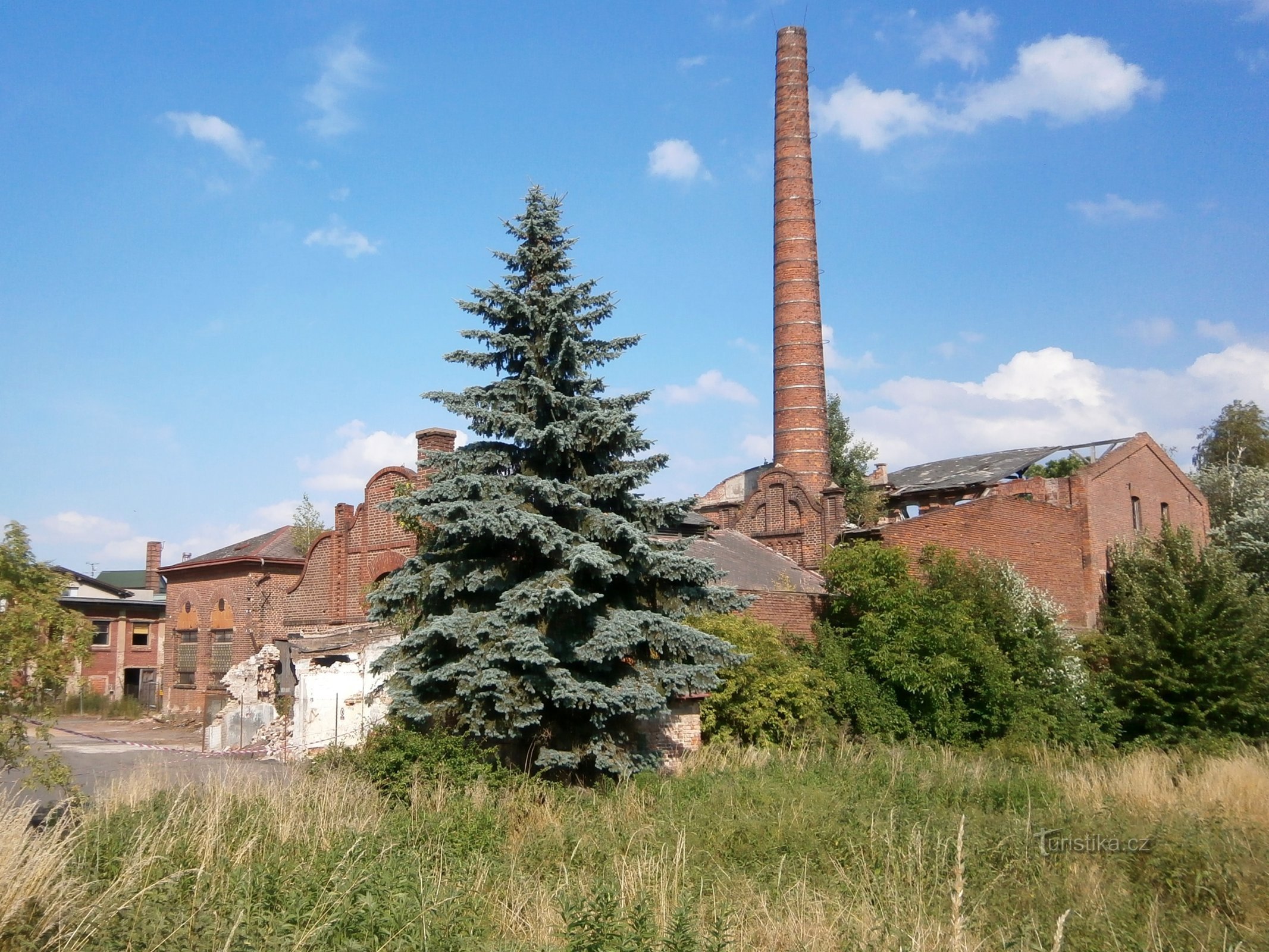 Xưởng thuộc da ở Kukleny trước khi bị phá dỡ (Hradec Králové, 19.6.2014)