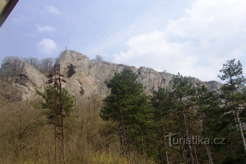 Krajolik oko Chrustenice, pogled na sv. Jan ispod Stijene