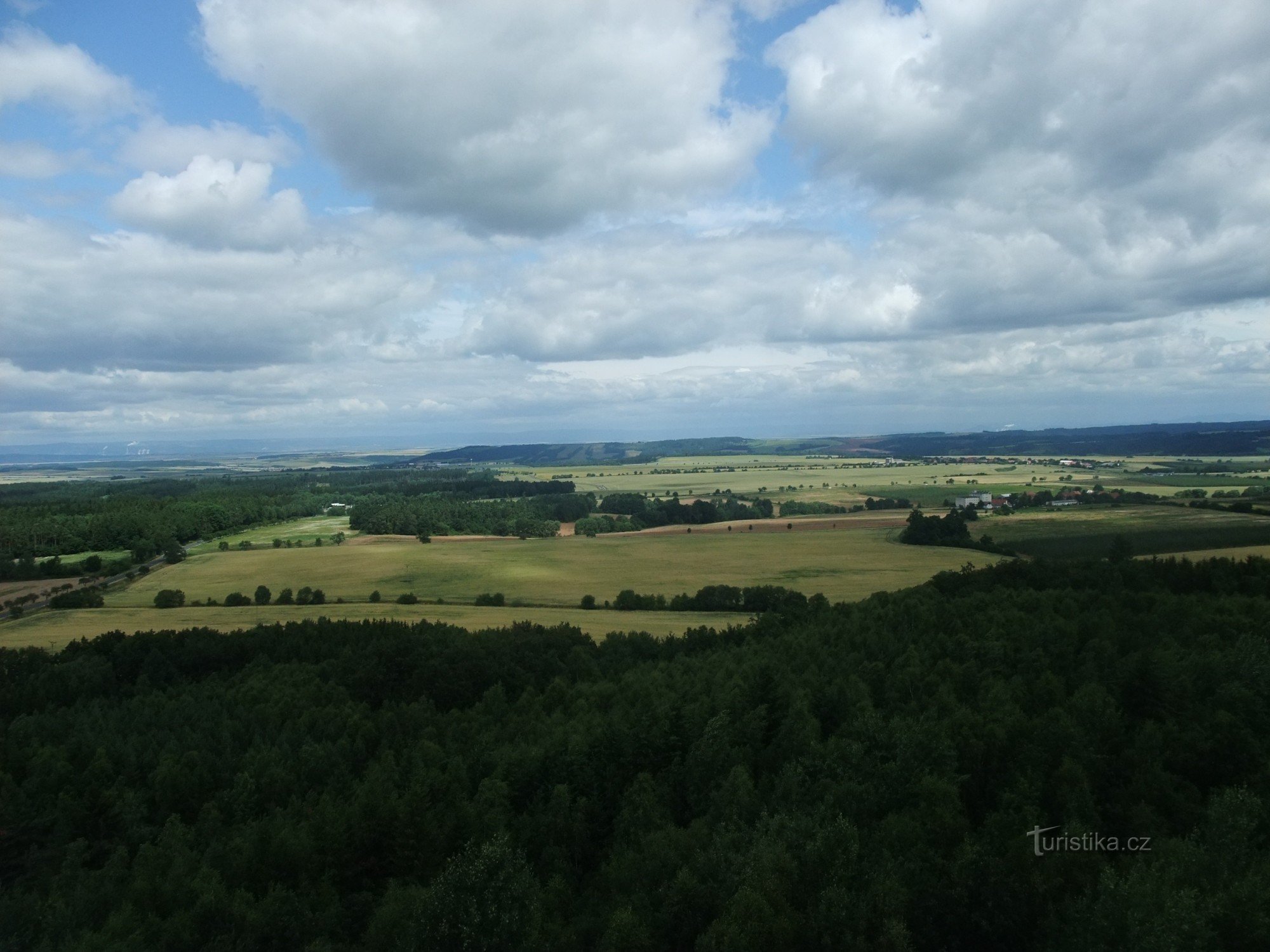 A paisagem abaixo de Tobišový vrch