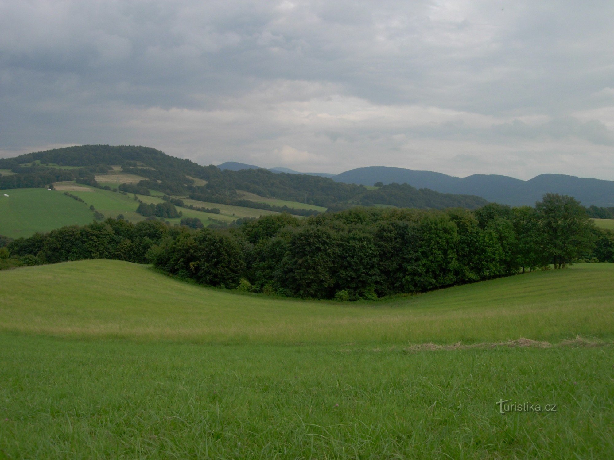 Landskab fra Hýlovce (gran, Velký Javorník, Radhošť, Dlouhá, Krátká)