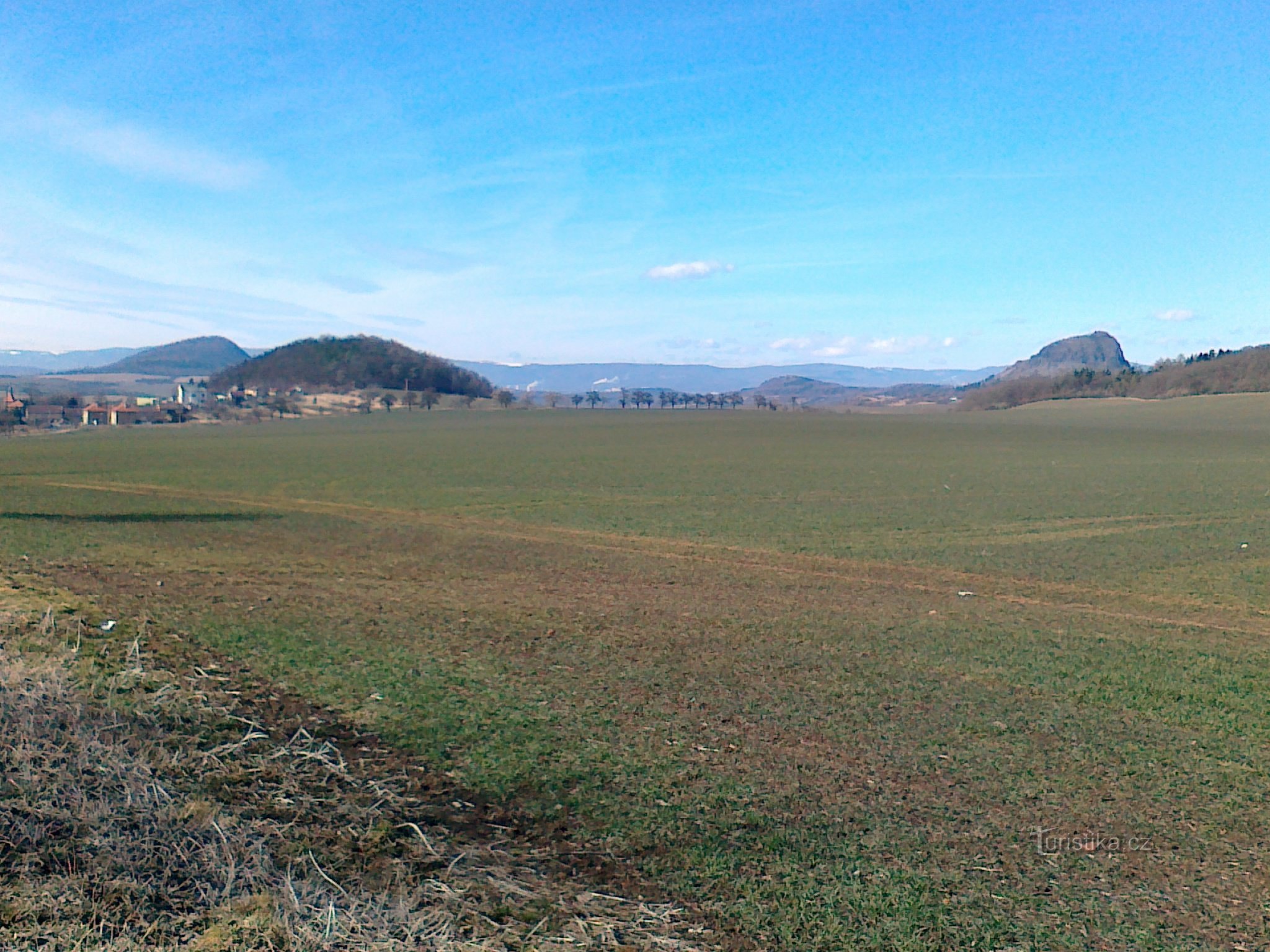 Králičí vrch,Zlatník, Bořeň, panoráma Krušných hor