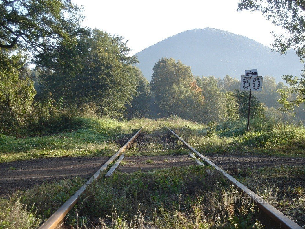 Královecký Špičák vanaf de halte in Bernartice