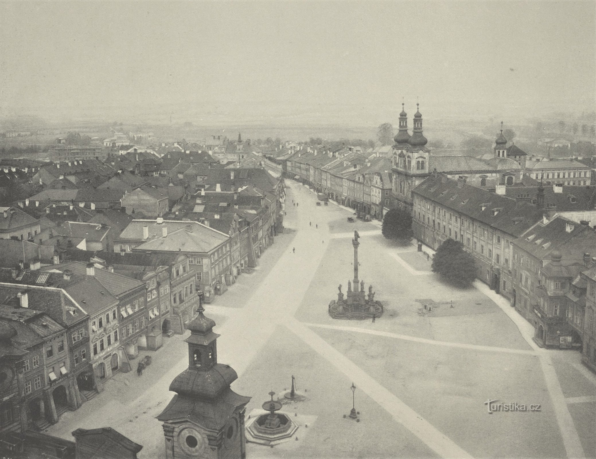 La Piazza Grande di Hradec Králové nel 1897