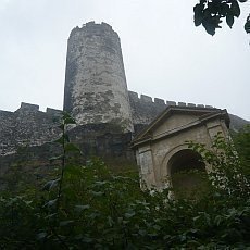 Lâu đài hoàng gia Bezděz