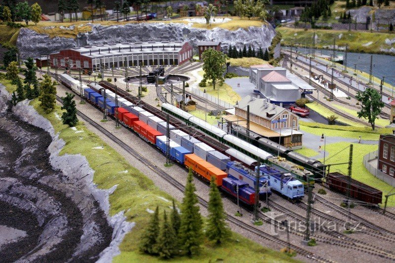 Regatul Căilor Ferate - cel mai mare model de cale ferată din Republica Cehă