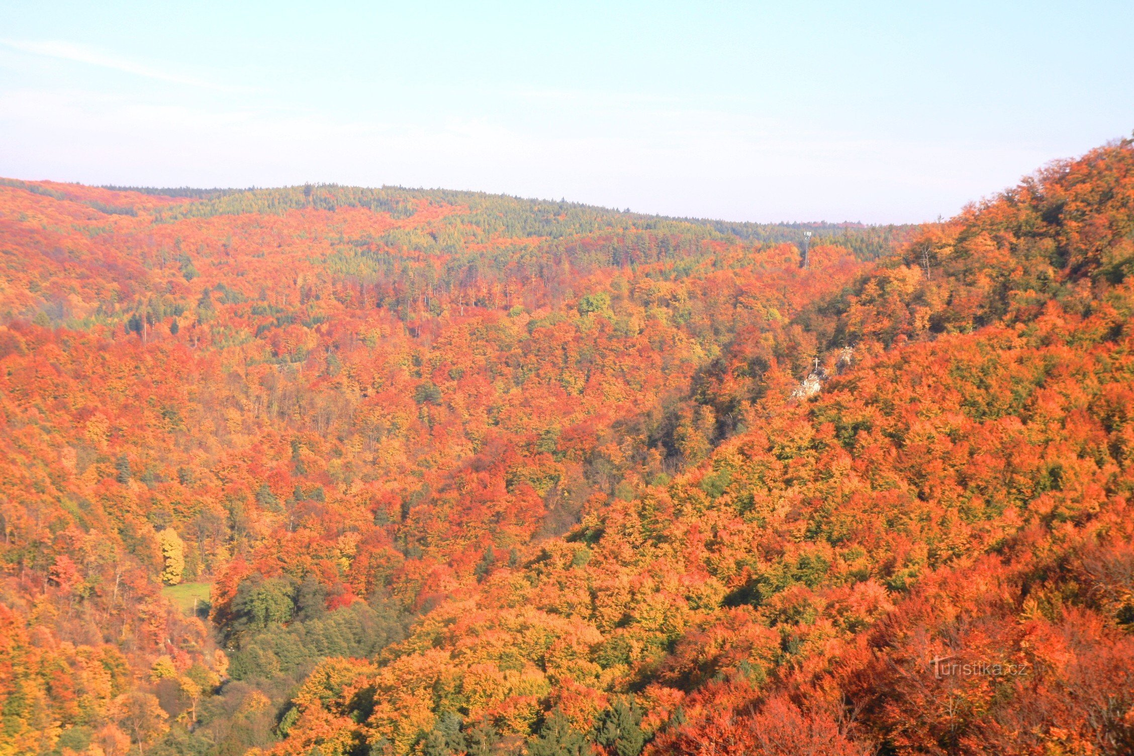 Un beau point de vue sur le chemin de Schatt