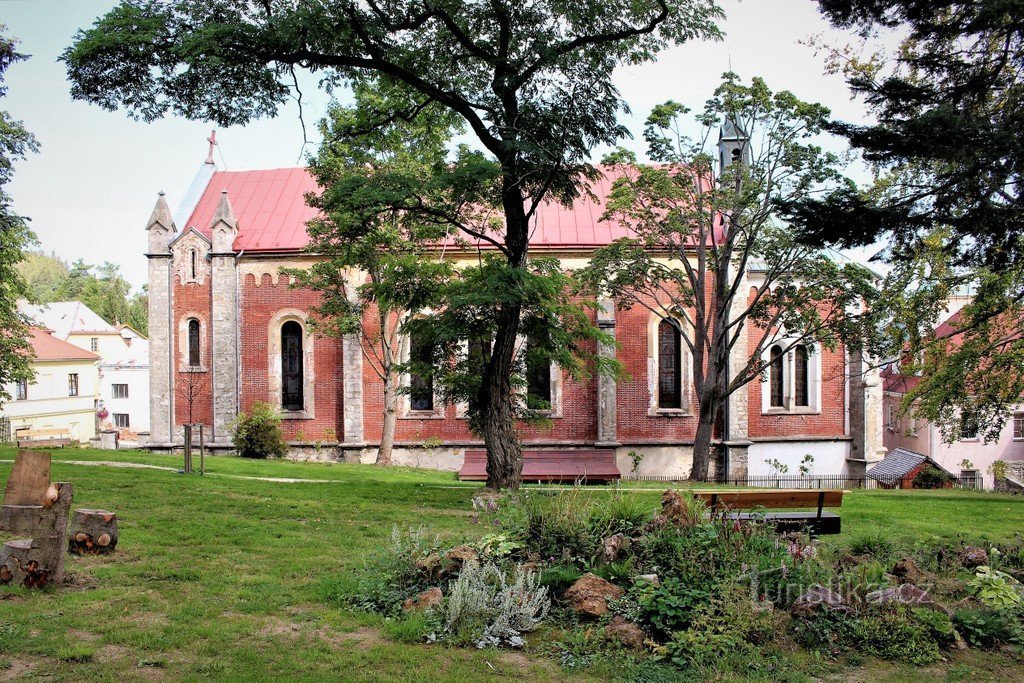 Hermosa, vista de la iglesia de St. Catalina del sur