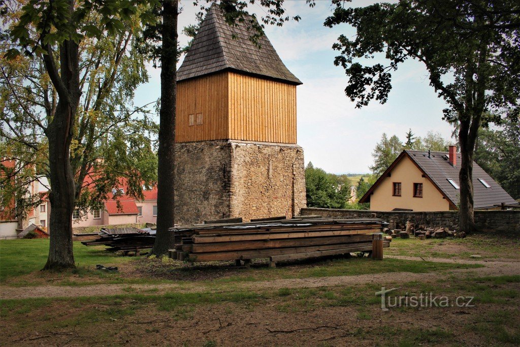 Schön, Blick auf den Glockenturm von SW