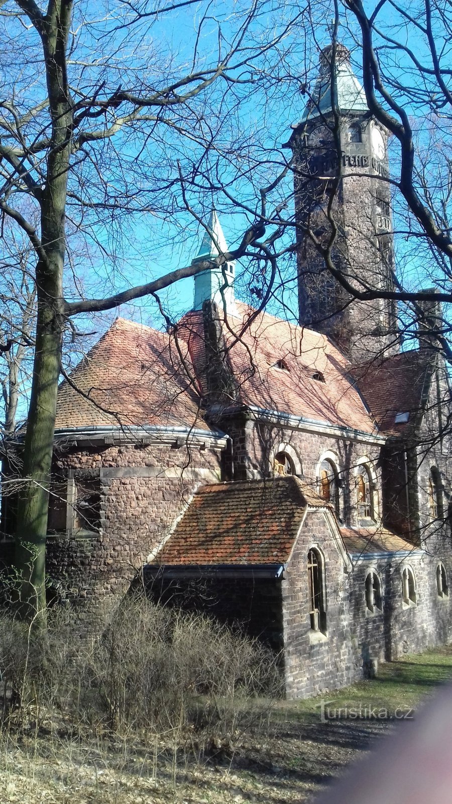 frumoasa biserica de piatra