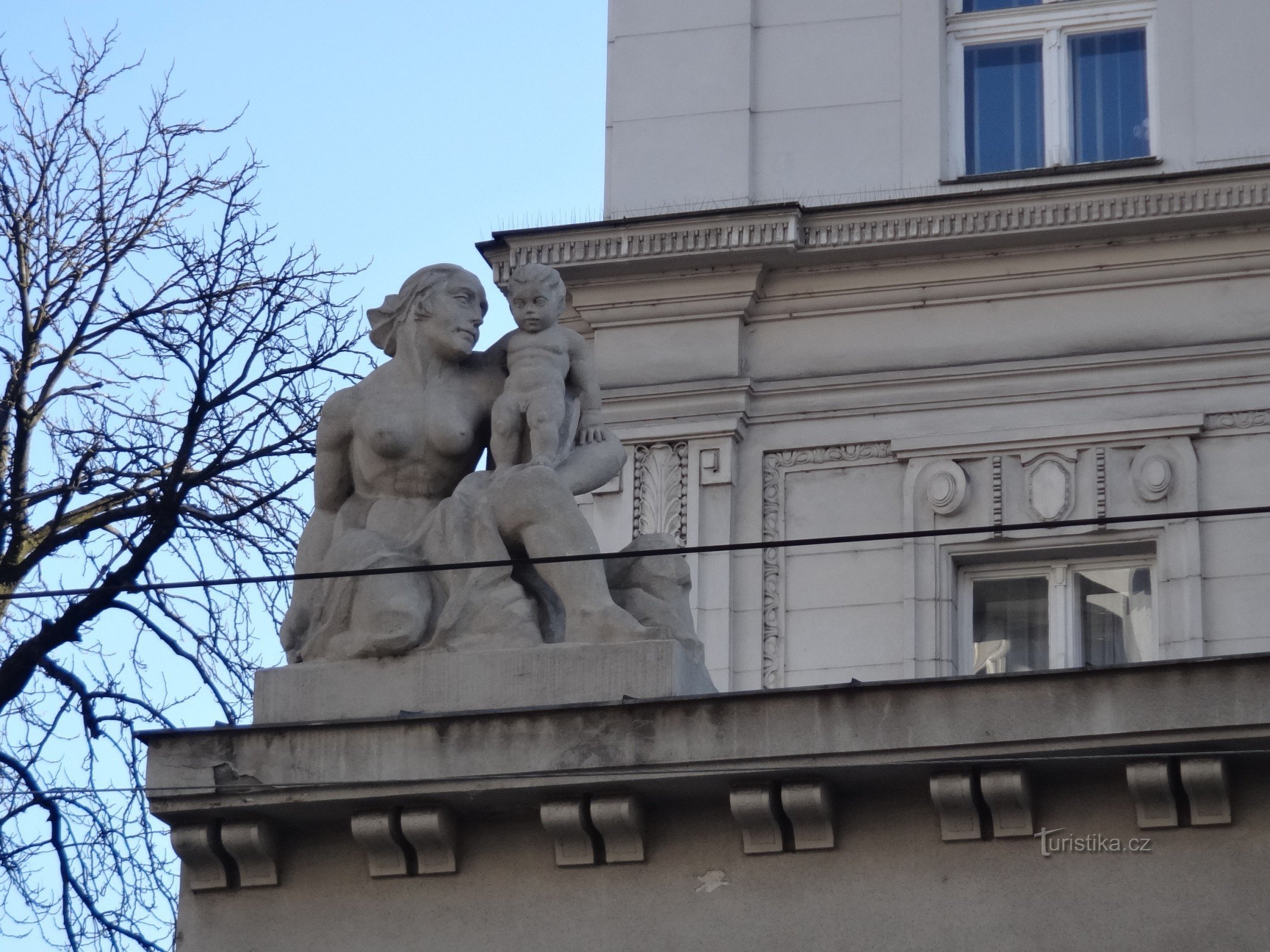 La villa de Kraus, statue du bonheur familial