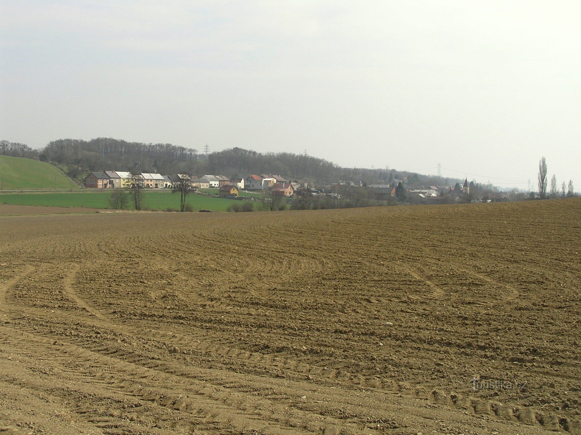 Krčmaň - celkový pohled (duben 2011)
