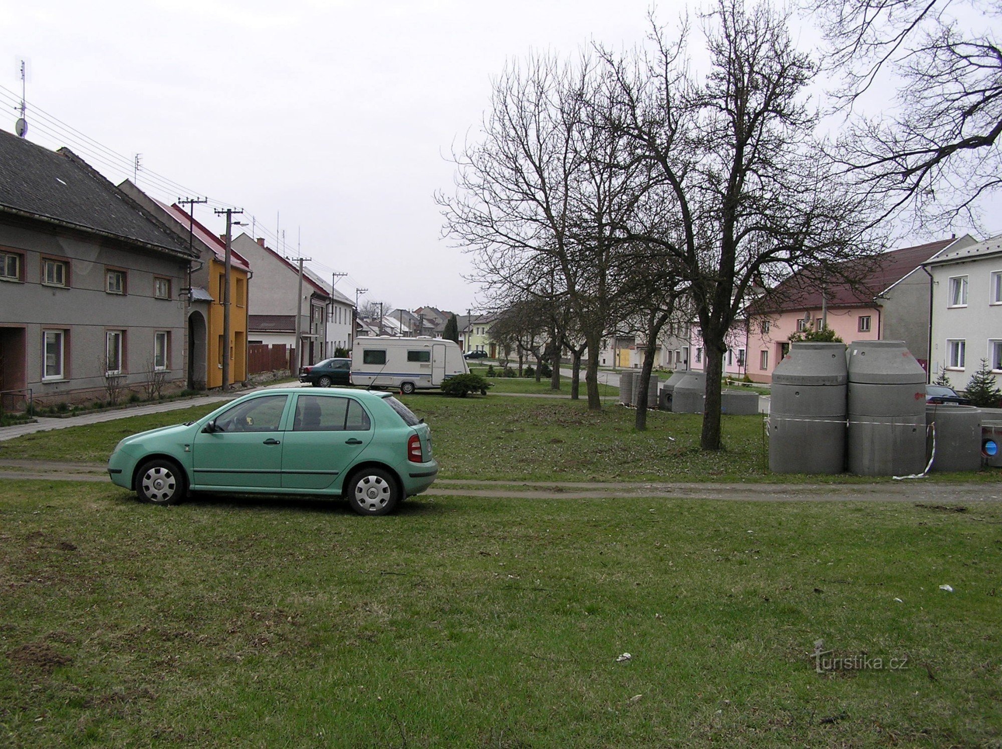 Krčmaň - napovednik (april 2011)