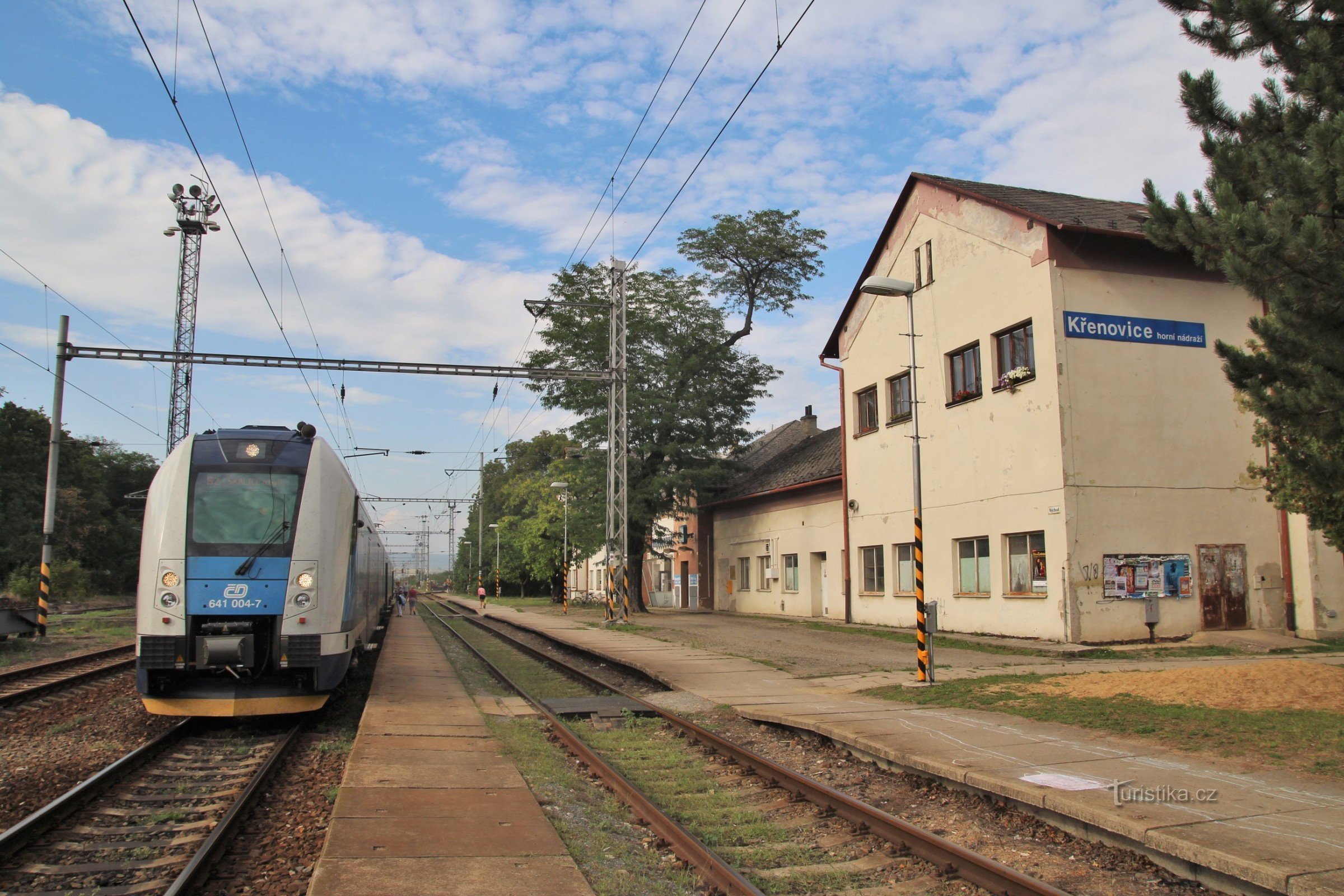 Křenovice, ylempi asema