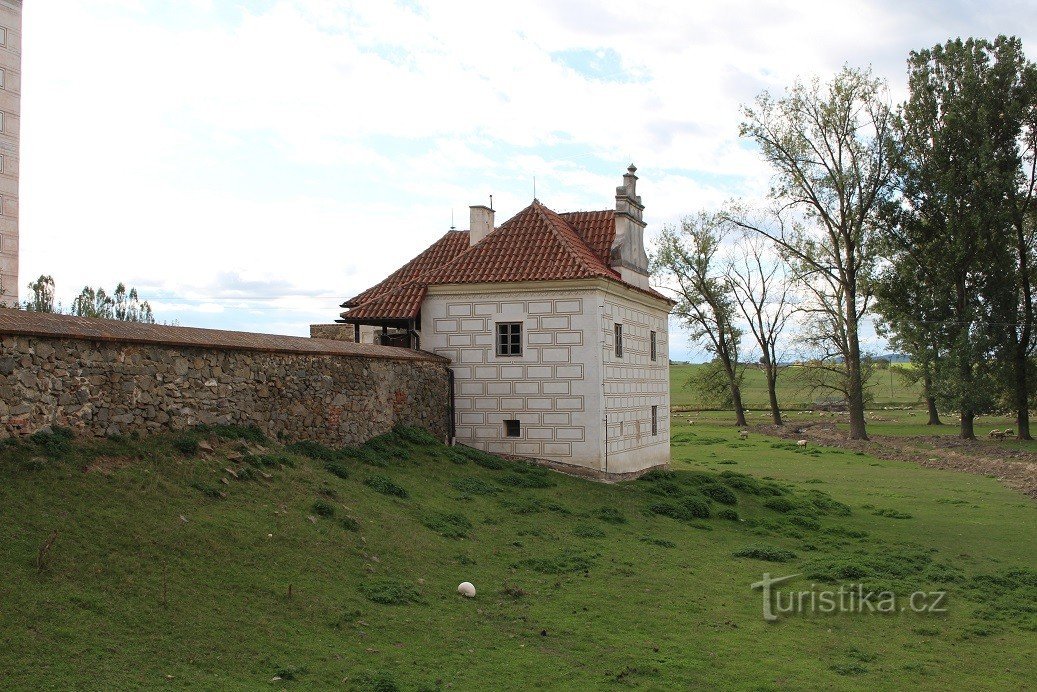 Křeprenice, bâtiment à l'angle de la fortification