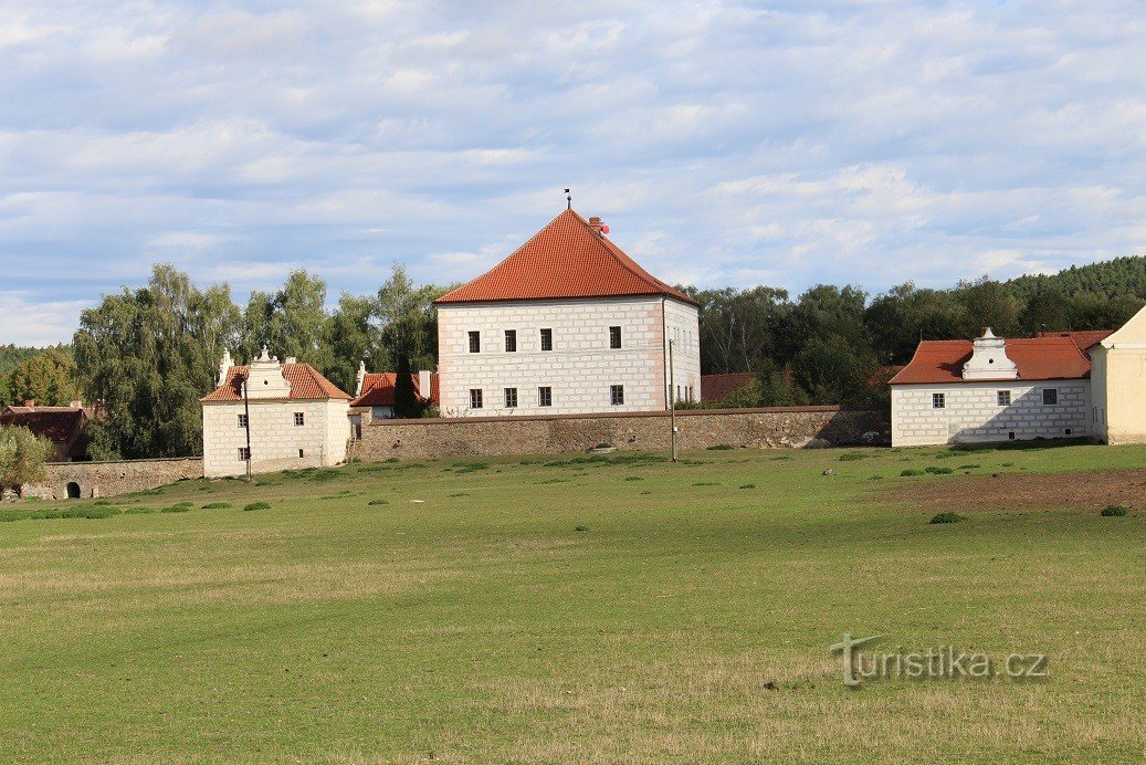 Křeprenice, fästning