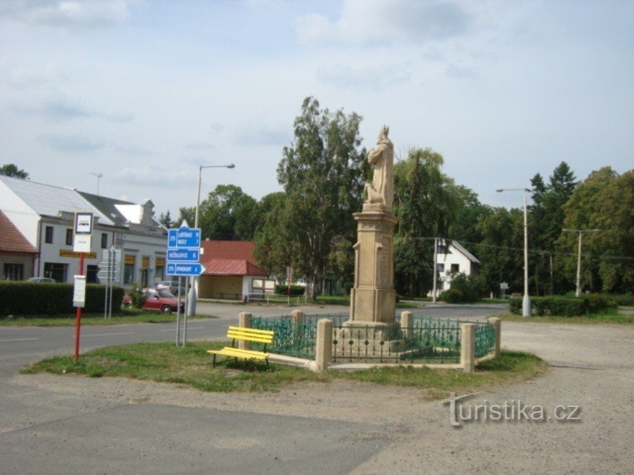 Křinec - Statue der Hl. Jilja auf dem Stadtplatz - Foto: Ulrych Mir.