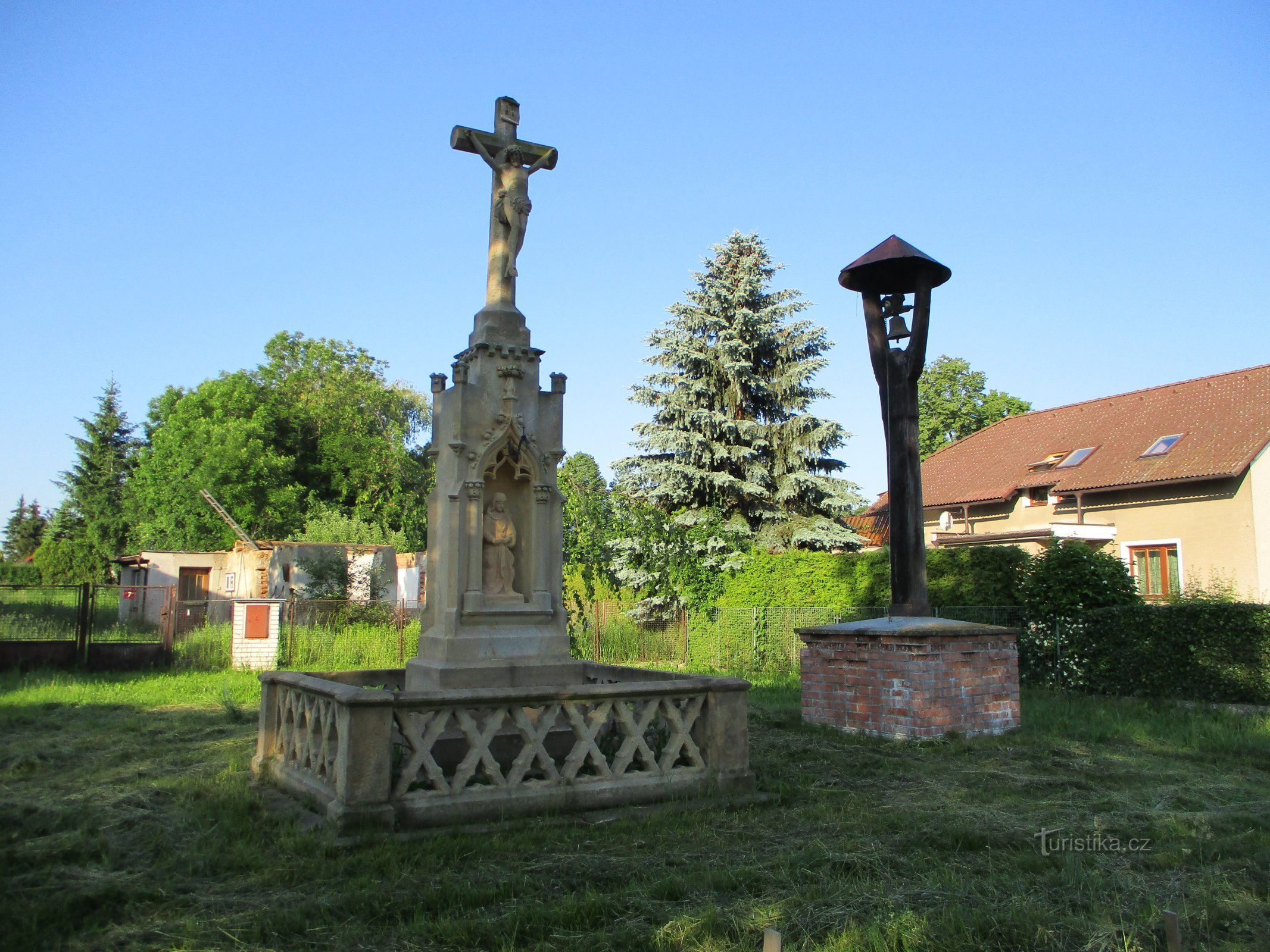 Croce e campana (Hubenice)