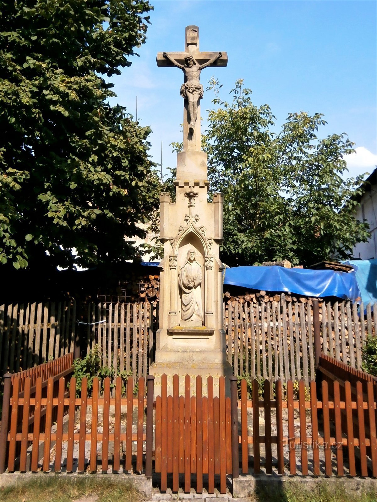 Cross (Běleč nad Orlicí)