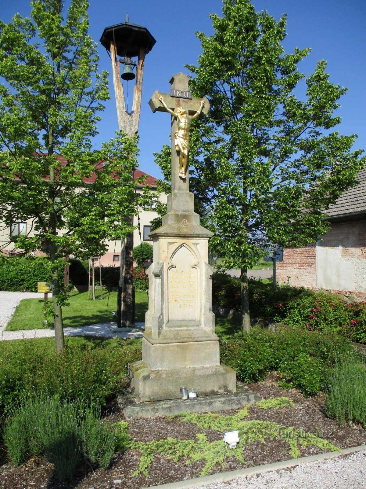 Cross (Jílovice)