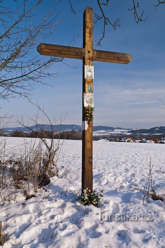 Cruz na colina vermelha