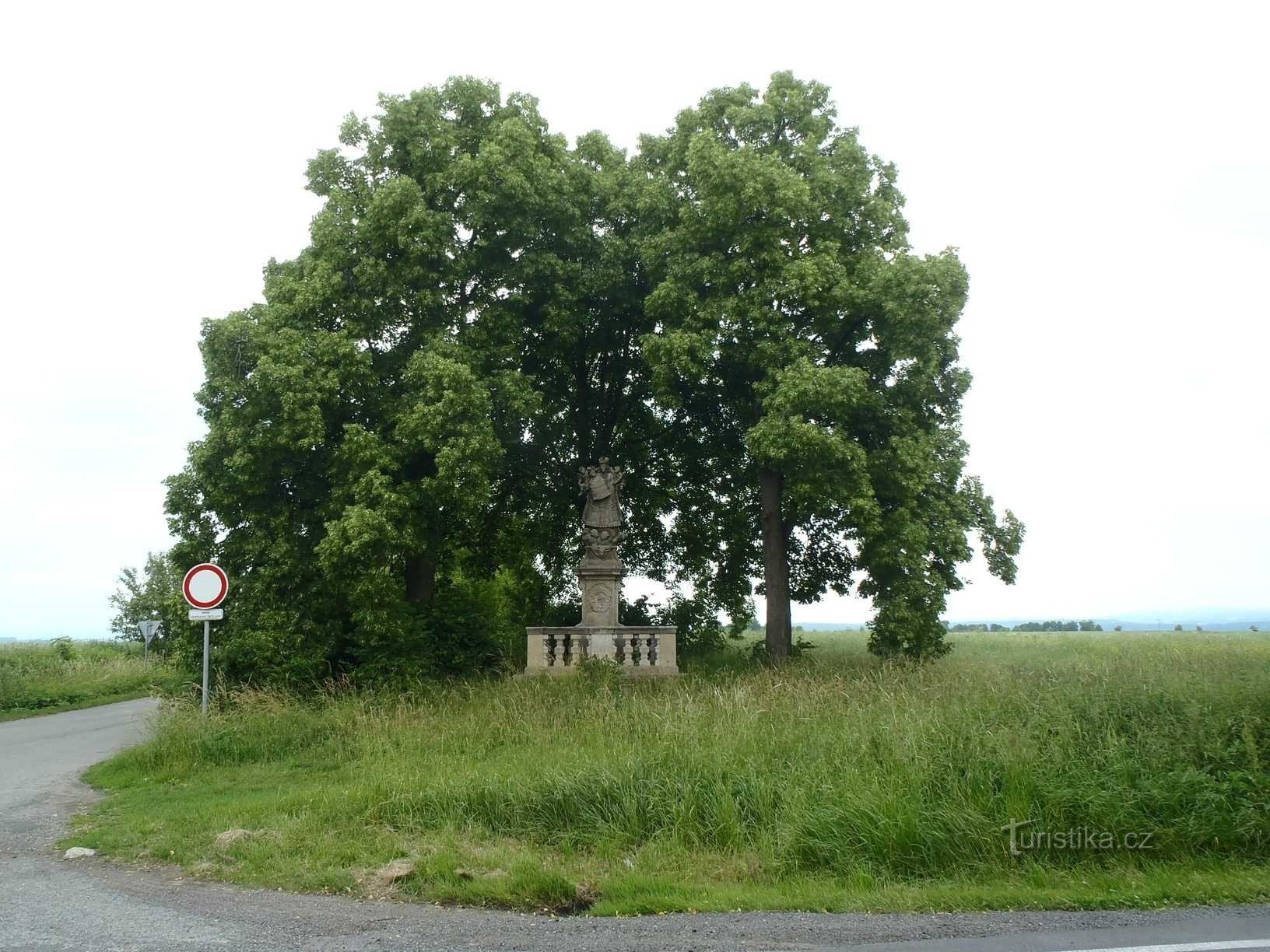 Križ na Holoubkovem hribu med Opočnom in Dobruško - 17.6.2012