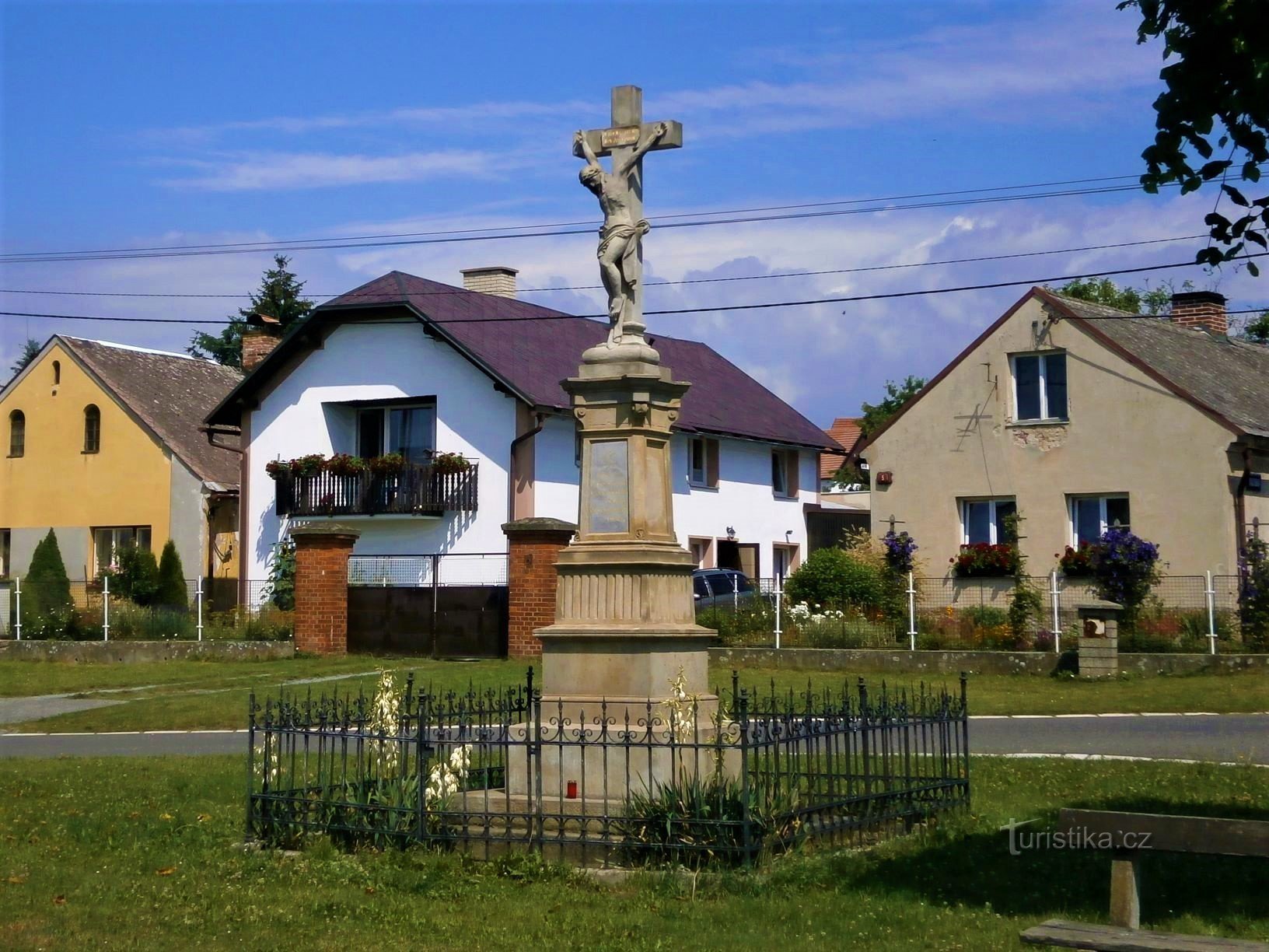 Cross på Hurdálk Square (Česká Skalice, 5.7.2017 juli XNUMX)