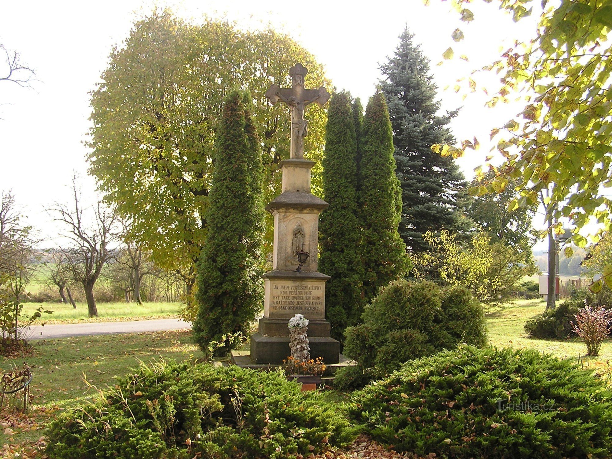 croce nel villaggio