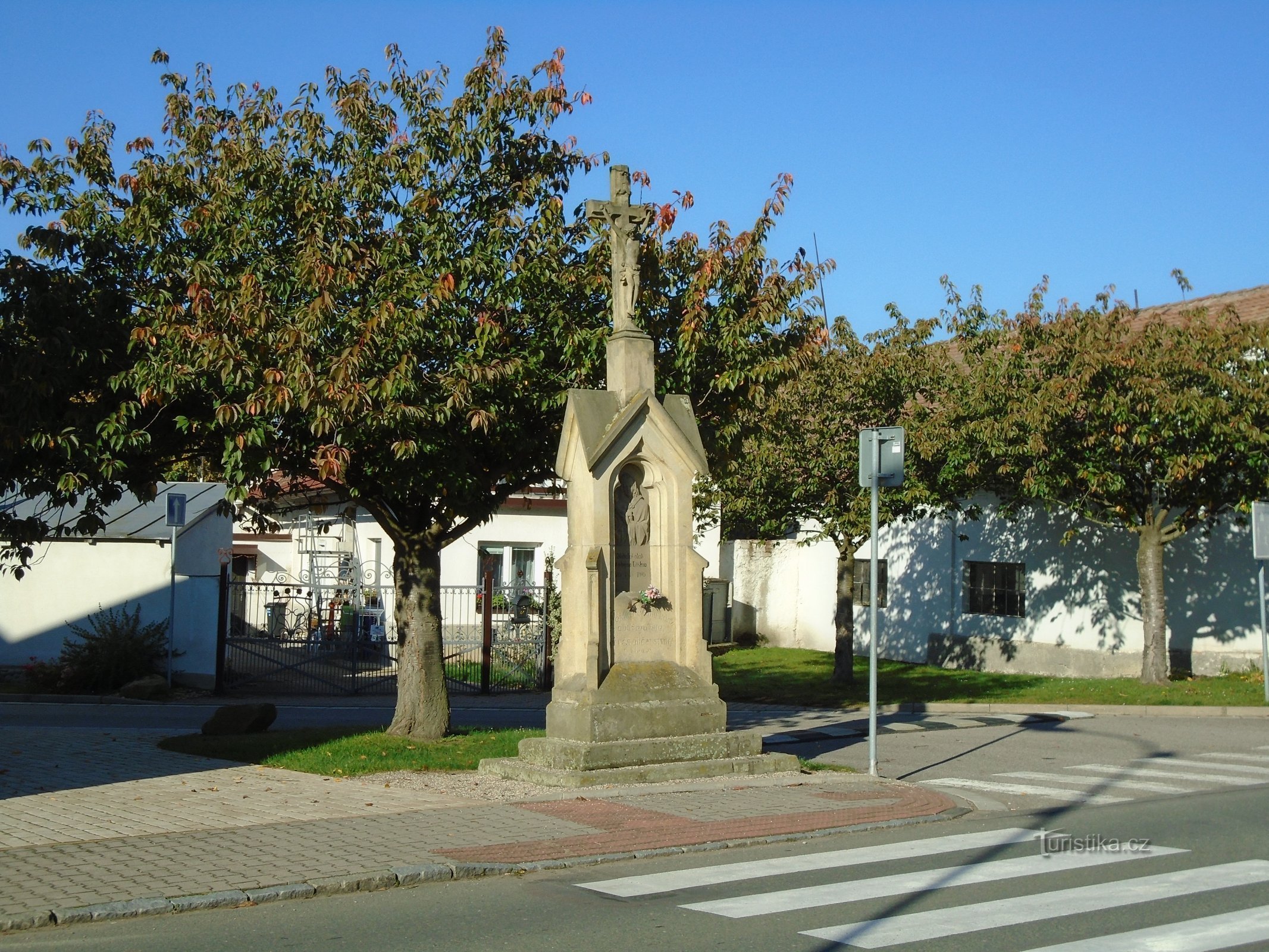 Croix sur le village (Dríteč)