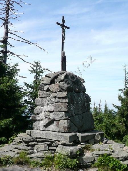 kříž na vrcholu Kněhyně