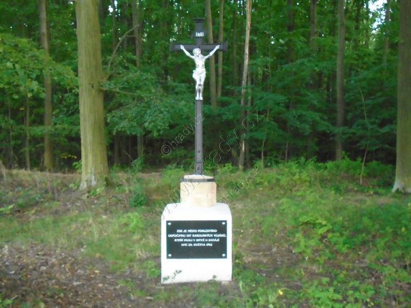 kříž nad hrobem rakouských vojáků