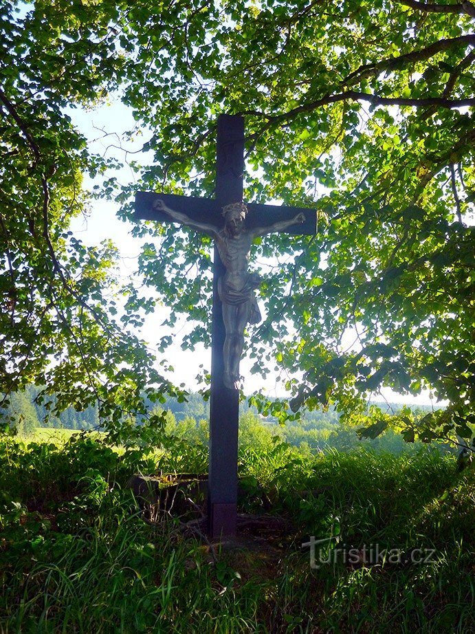 Kříž nad Kříž nad Křívý Dvorem
