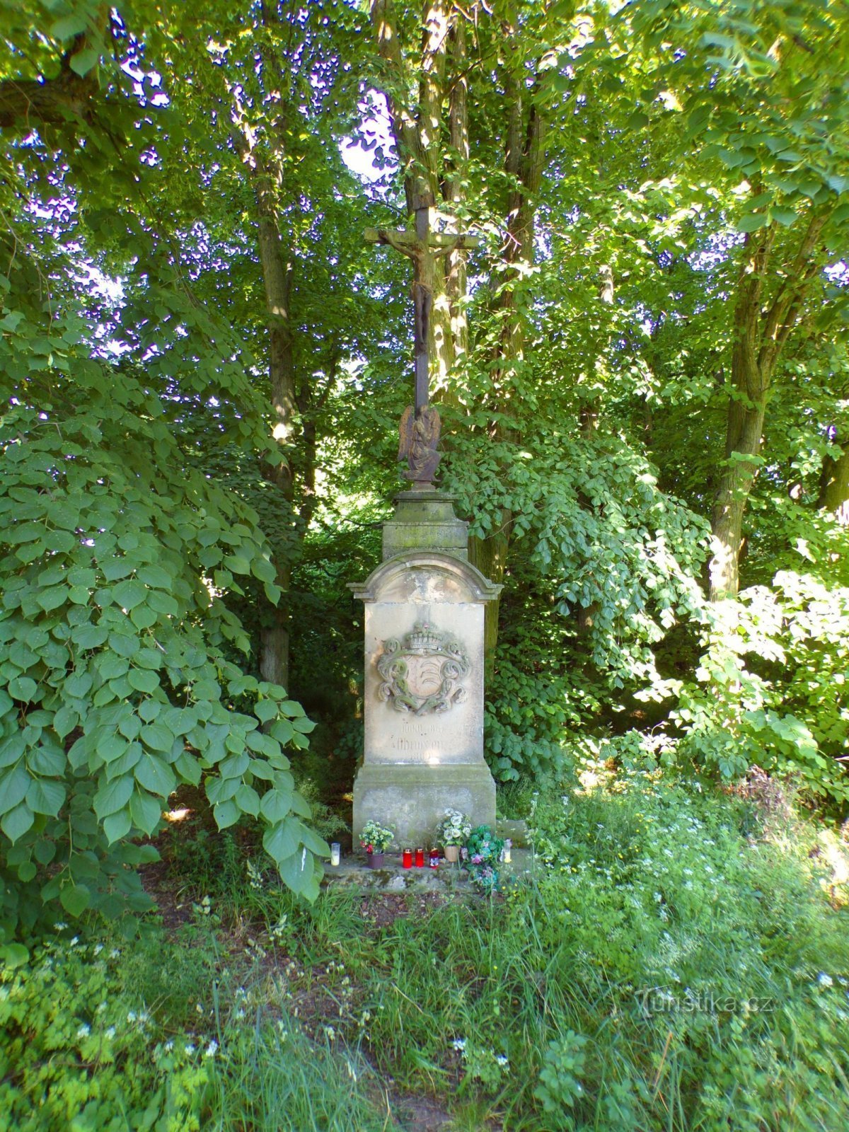 Cross on the way from Ostrov to Luhům from 1861, which was restored in 1880 (Nov