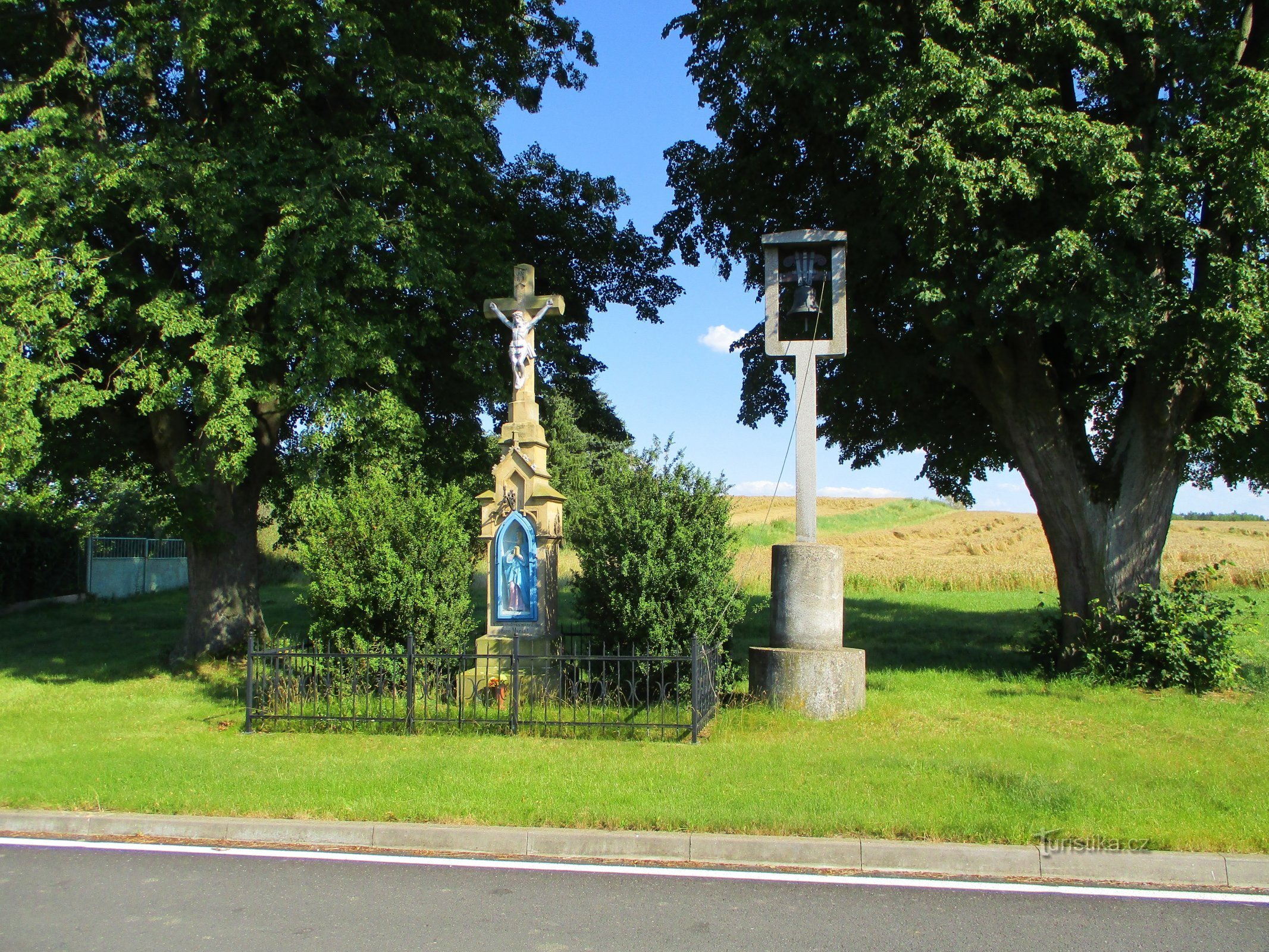 Cross with bell (Hubíles, 22.7.2020/XNUMX/XNUMX)
