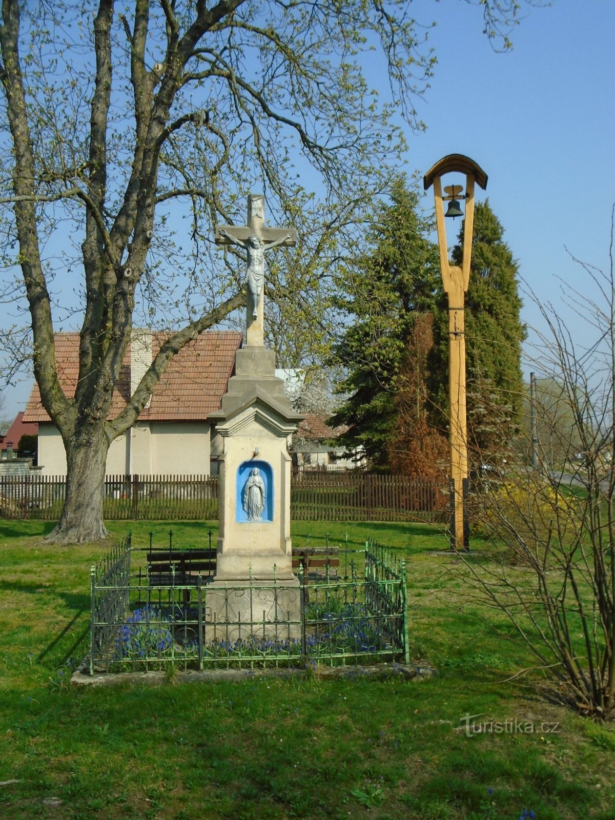 Cross with bell (Jehlice, ngày 9.4.2019 tháng XNUMX năm XNUMX)