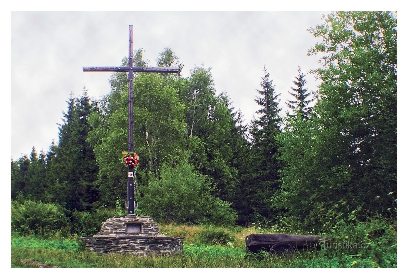チェコスロバキアとポーランドの国境にある和解の十字架
