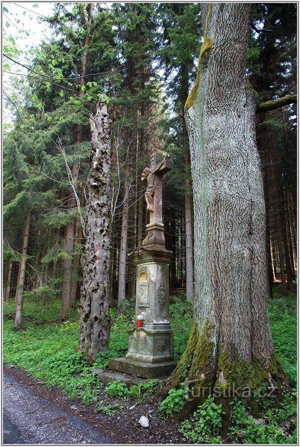 La cruz en la cabaña de Ozon