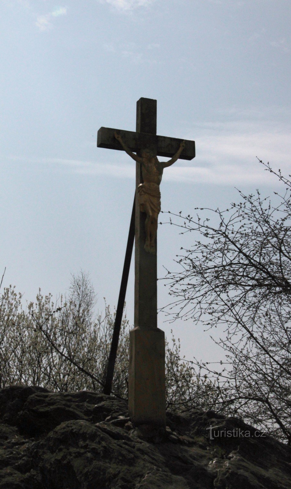 Cruz na casa de Jirásk em Dobrošov