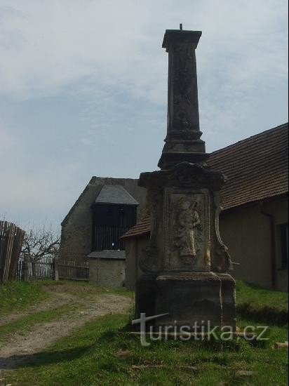 Kreuz im Kloster