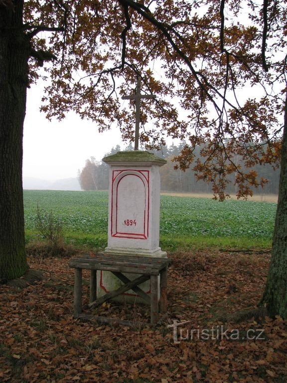 Cross near Kůzová