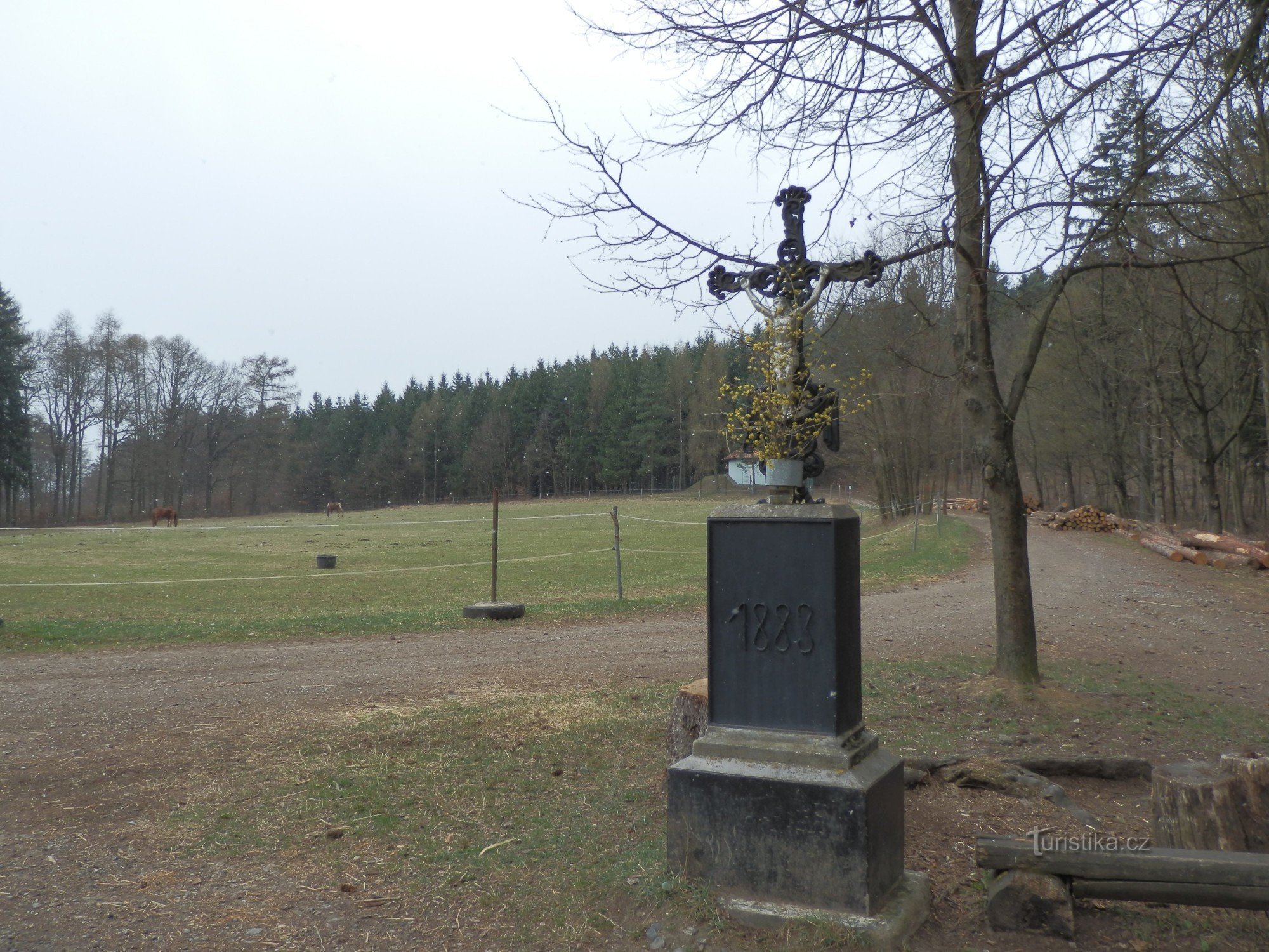 Cross at Mokerská myslivna