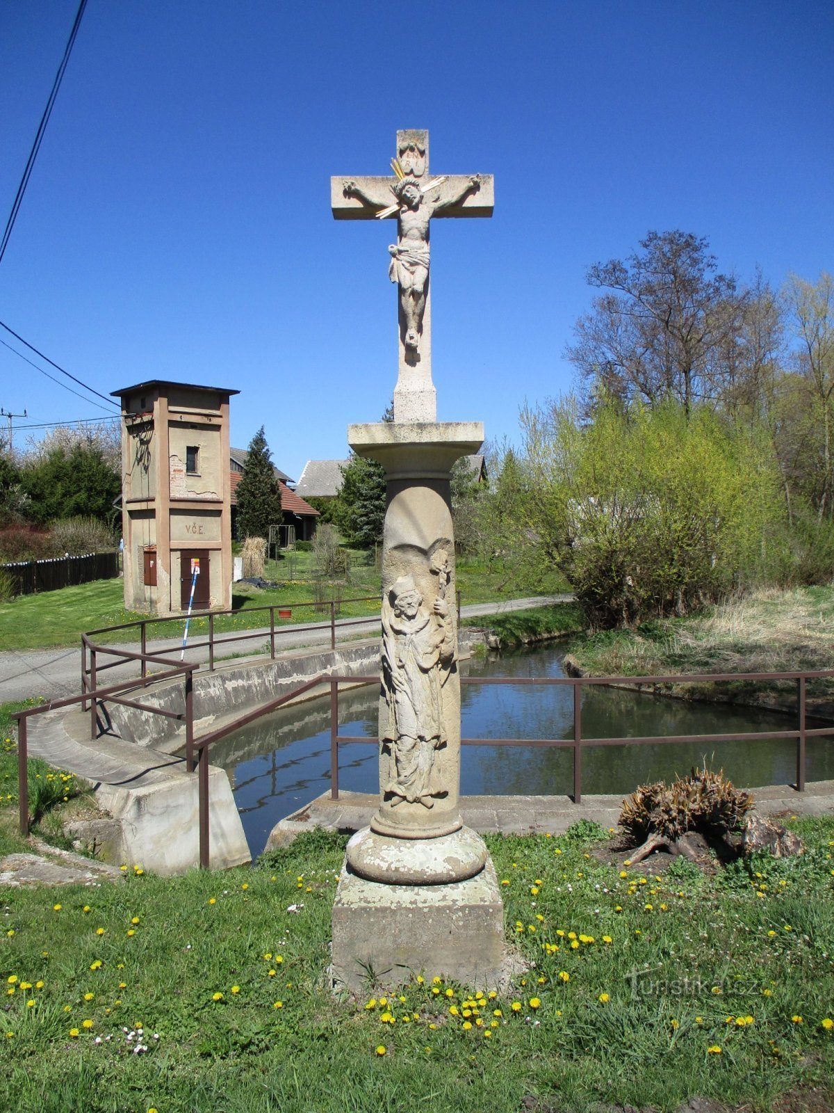 Крест у пруда (Седлец, 20.4.2020)