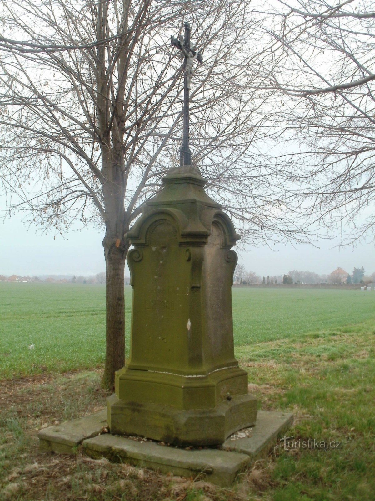 cruce lângă Tuněchod