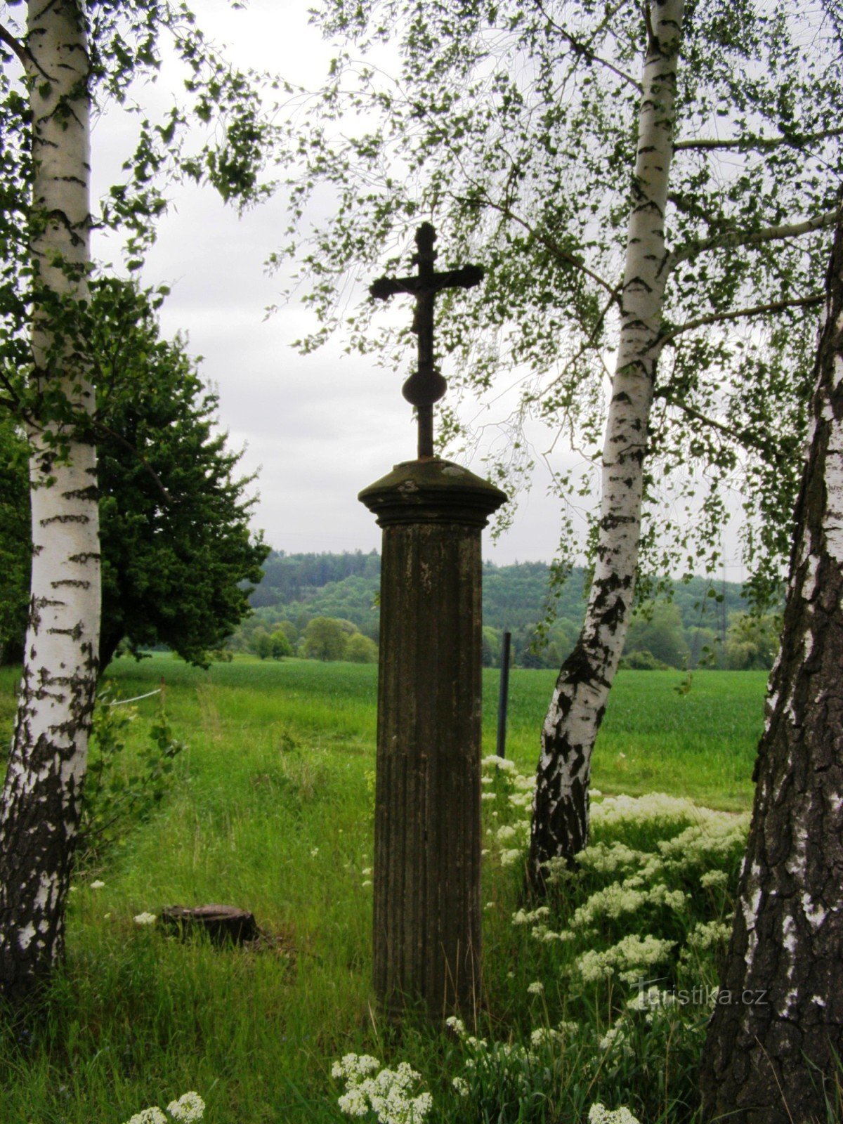 Korsa vid järnvägen