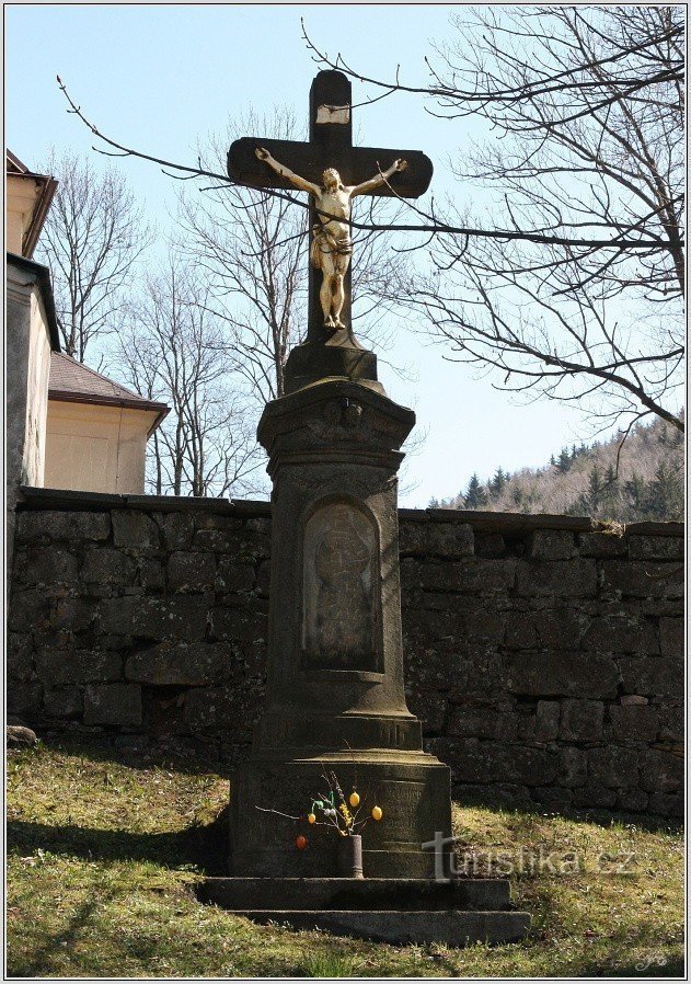Kříž v Horních Vernéřovicích