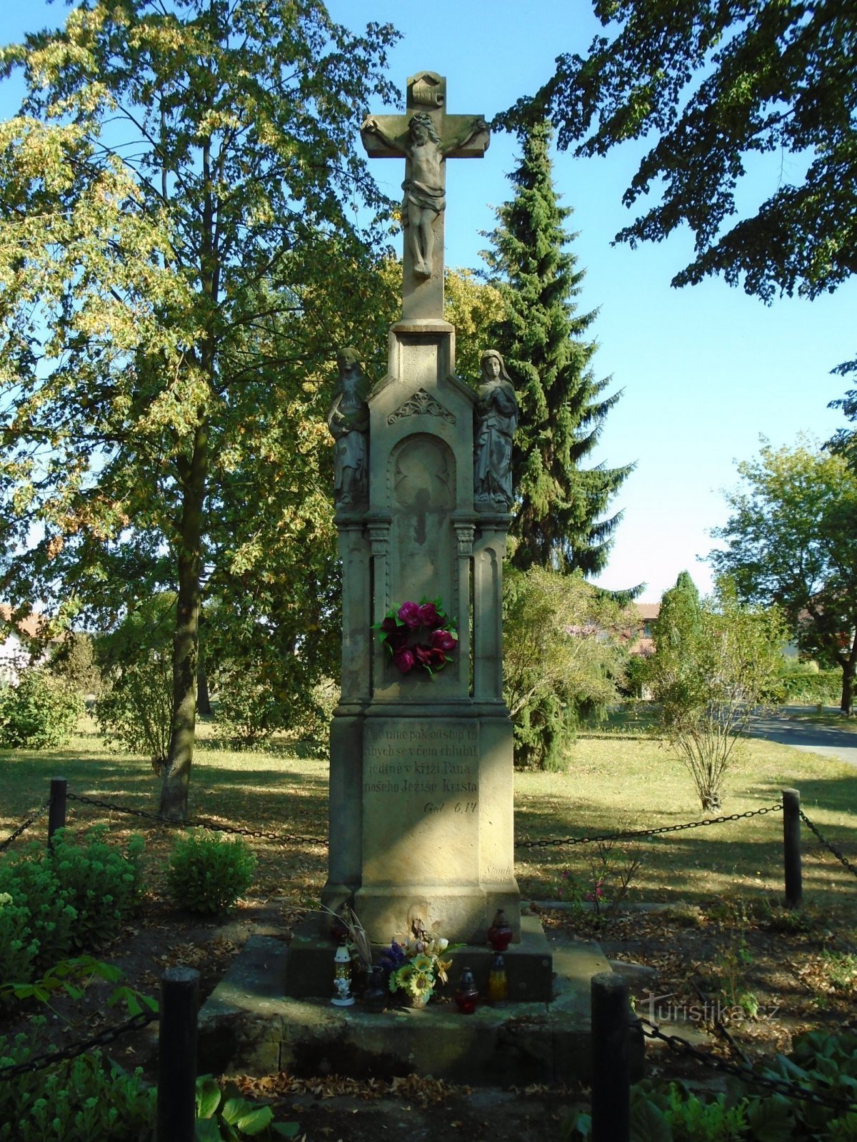 Kruis in het park (Rokytno)