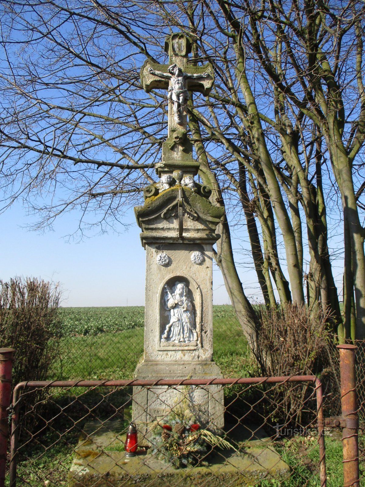 Cruce în Plotiště nad Labem (Hradec Králové, 2.4.2020 aprilie XNUMX)