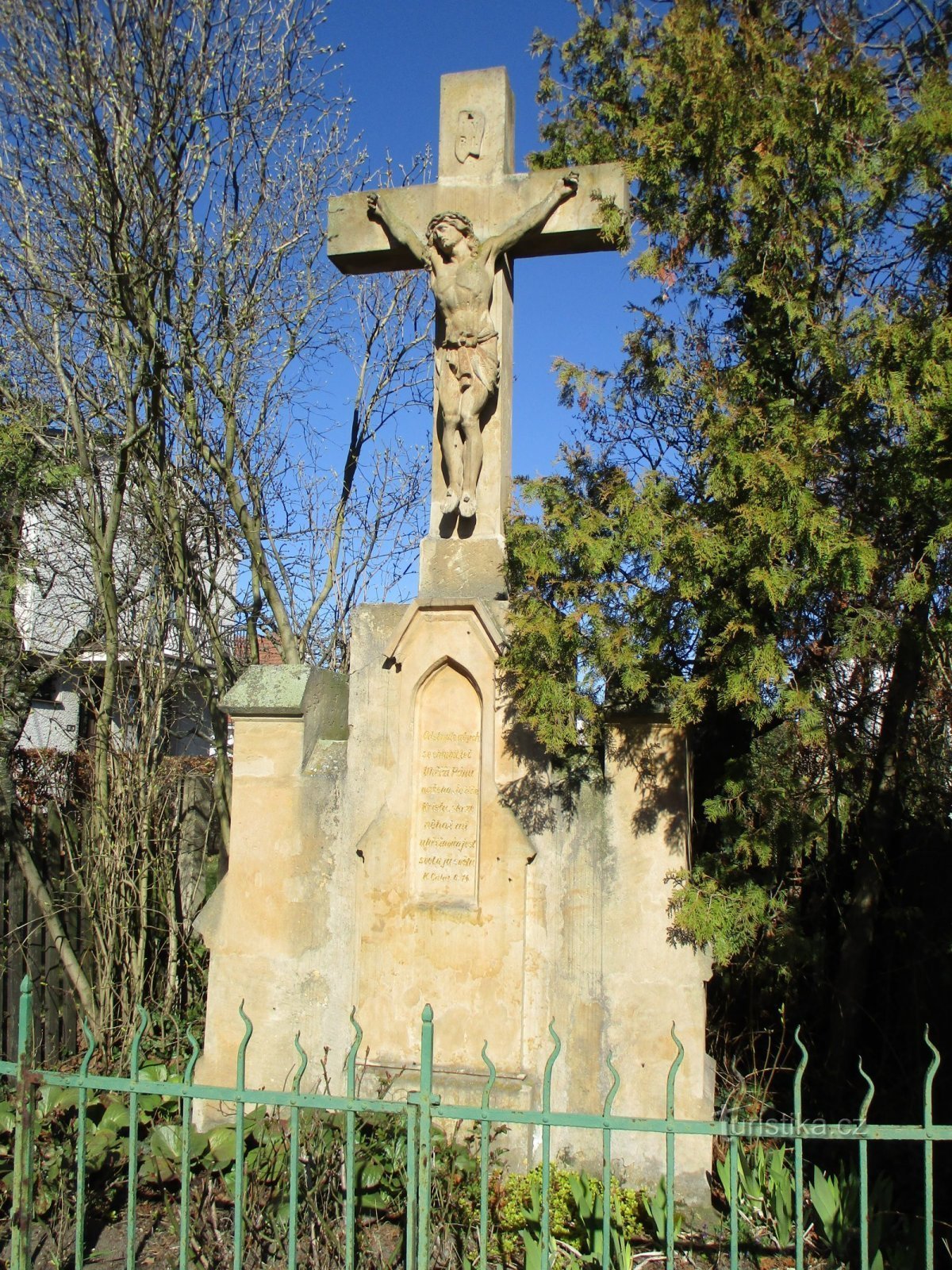 Крест на улице Упркова (Градец Кралове, 15.3.2020)
