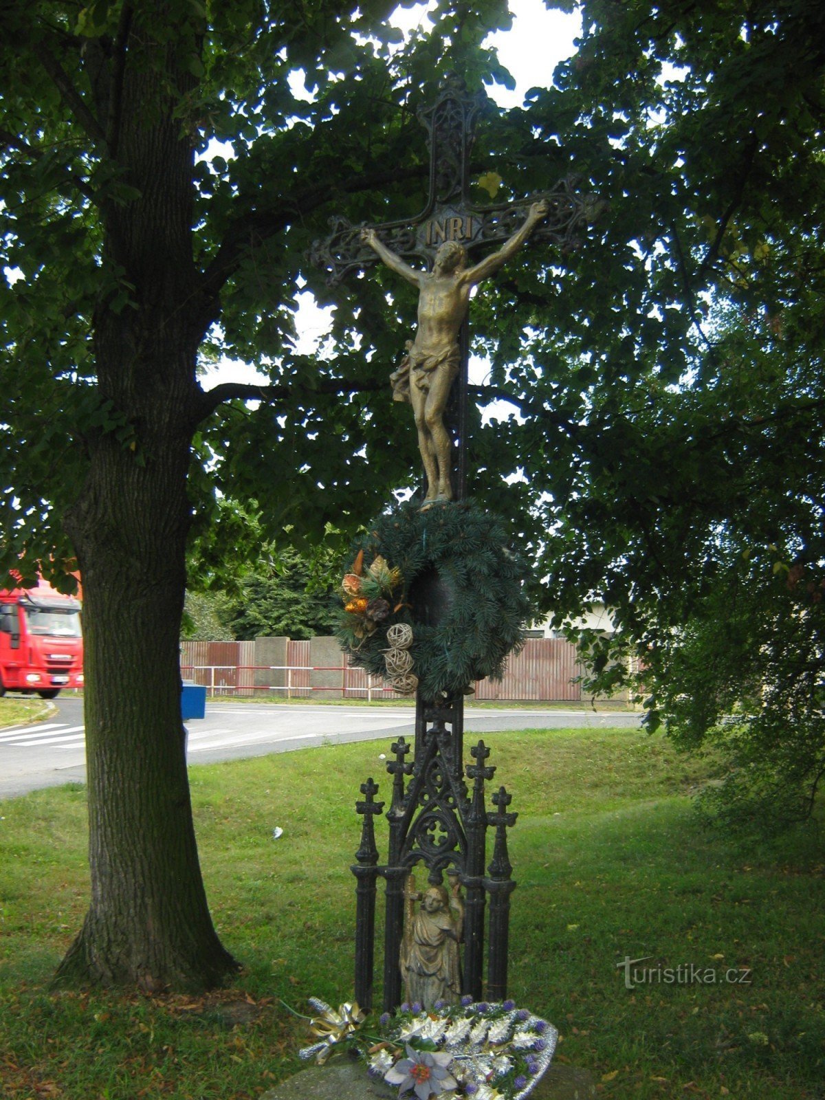 Kreuz auf Blatov